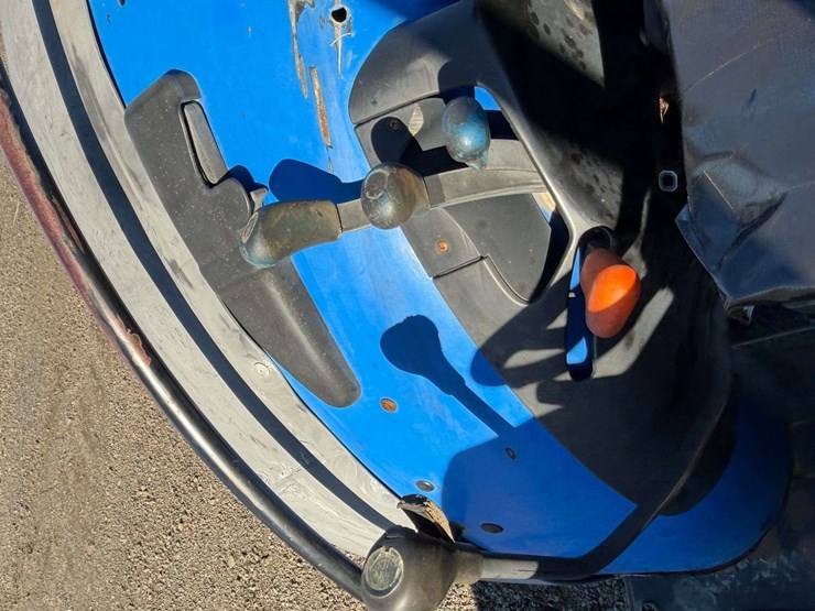 new-holland-t4030f-image-40