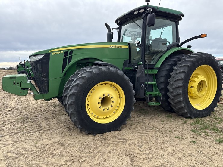 2015-john-deere-8345r-image-2