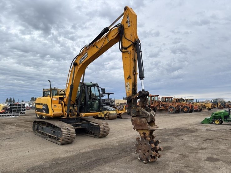 2012-jcb-js160-image-2