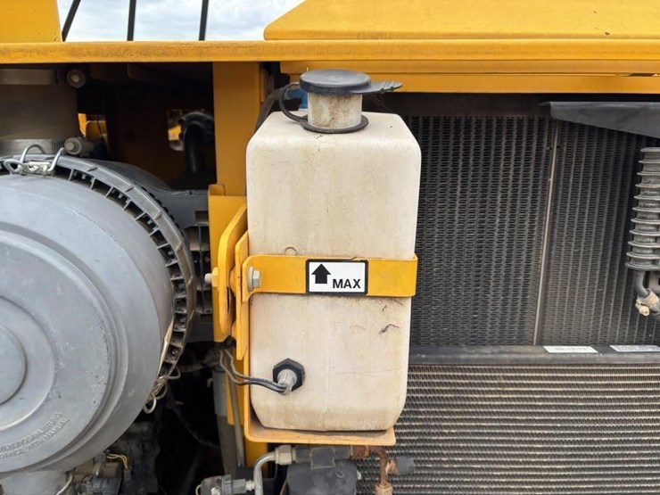 2012-jcb-js160-image-39