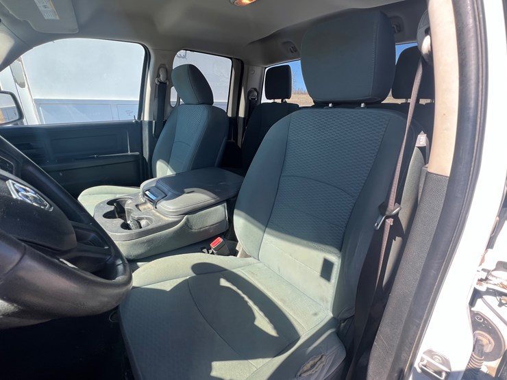 2015-dodge-1500-image-24