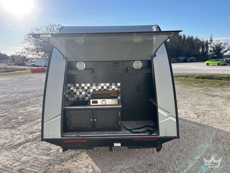 2022-braxton-creek-freesolo-kitch-18-ft-travel-trailer-image-17