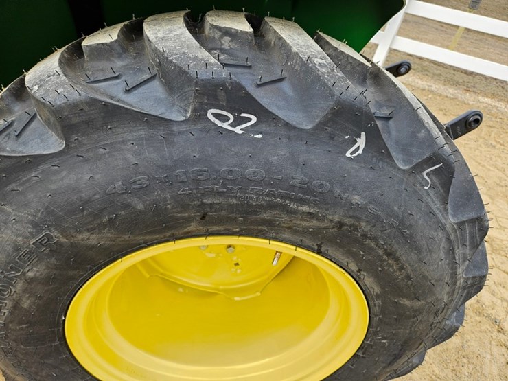 2025-john-deere-3032e-image-42