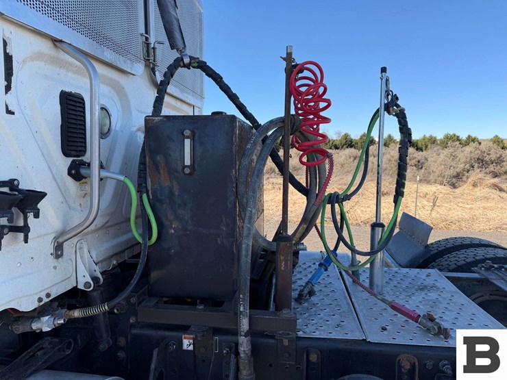 2014-freightliner-cascadia-125-image-14