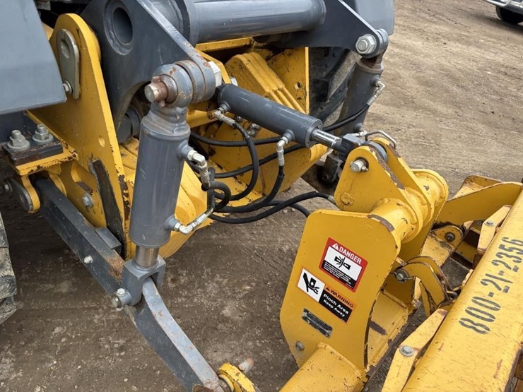 2018-deere-210lep-image-18