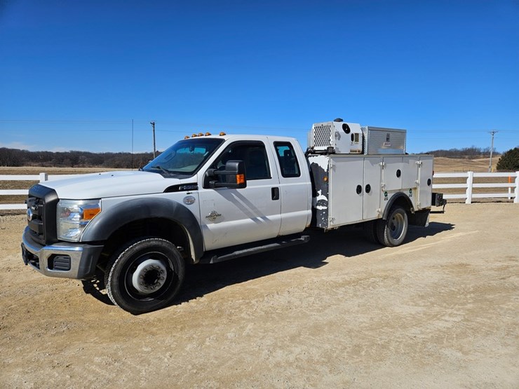 2011-ford-f550-image-1