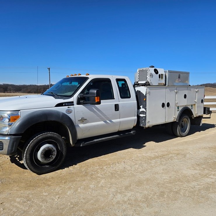 2011 FORD F550