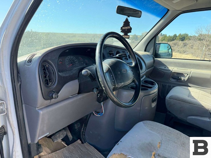1999-ford-econoline-350-image-25