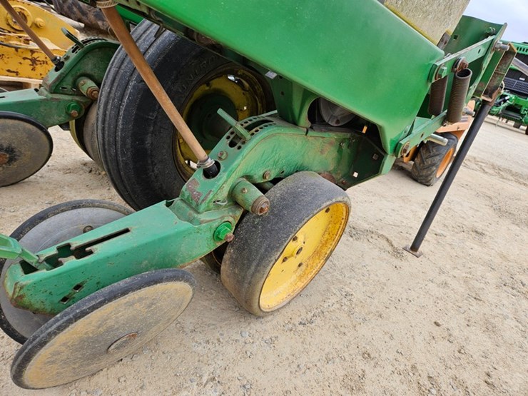 john-deere-7300-image-14