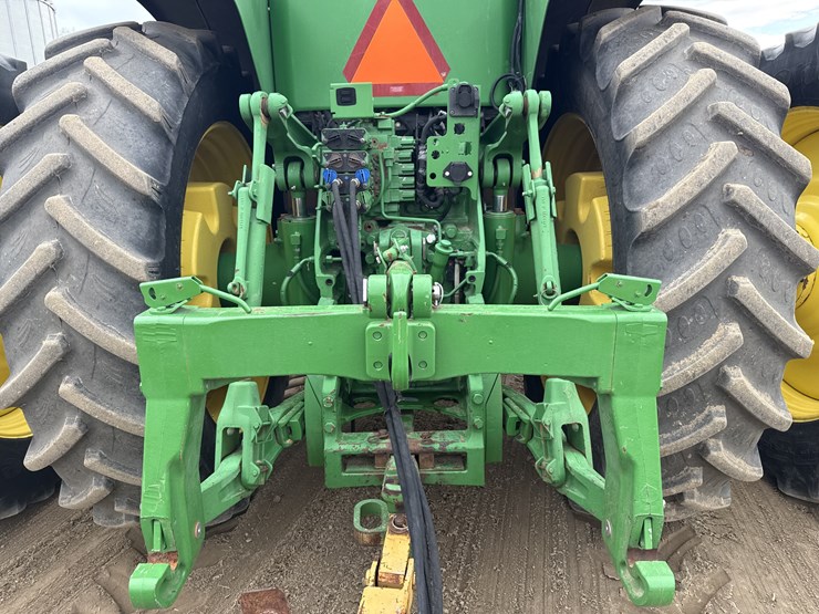2015-john-deere-8295r-image-10