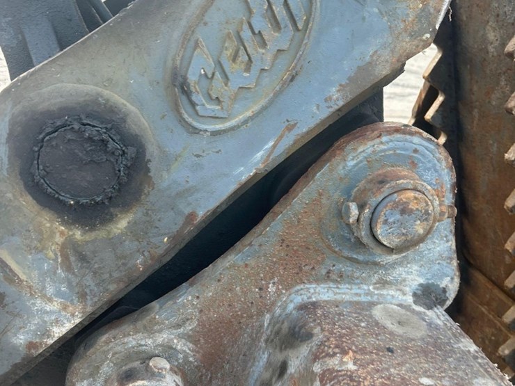 deere-240d-lc-image-20