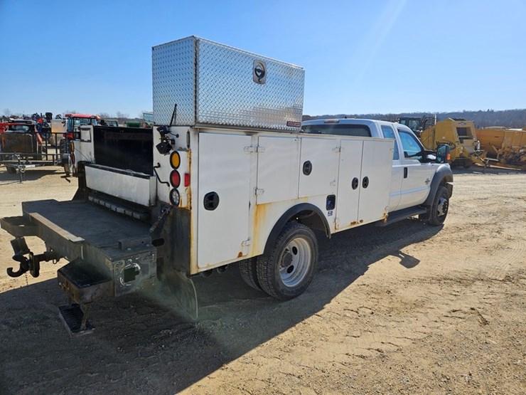 2011-ford-f550-image-5