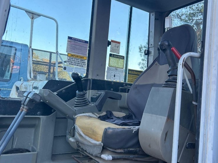 2015-takeuchi-tb1140-image-20