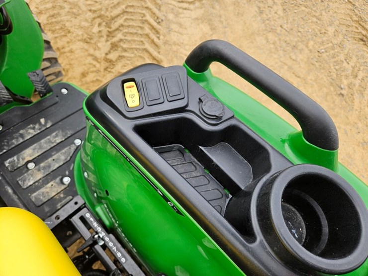 2025-john-deere-3032e-image-21