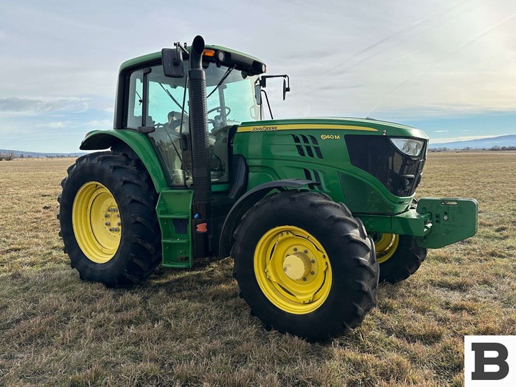2014-john-deere-6140m-image-10