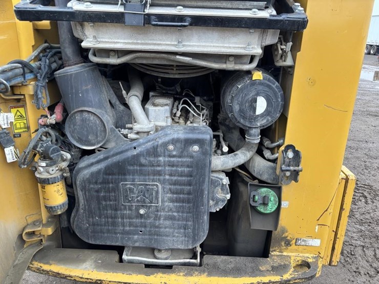 caterpillar-246c-image-32