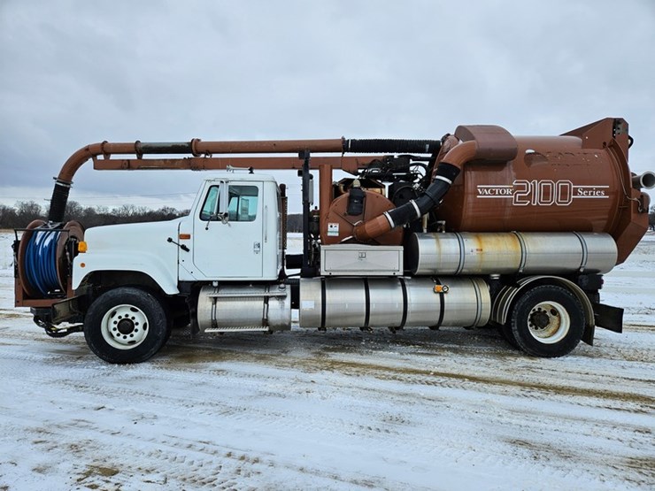 2001-vactor-2100-image-2