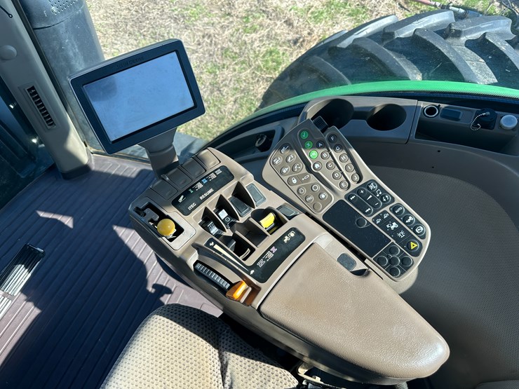 john-deere-8285r-image-55