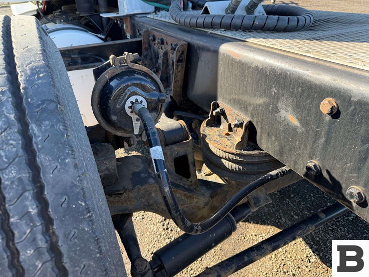 2019-kenworth-t680-image-23