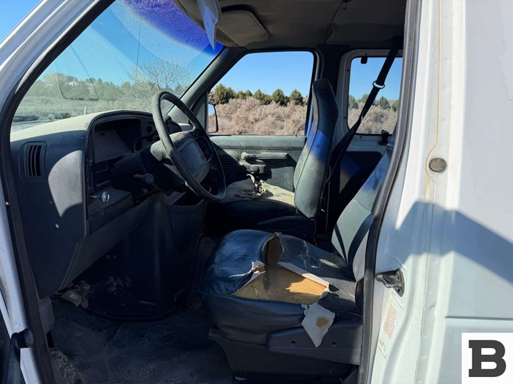 1996-ford-econoline-350-image-24