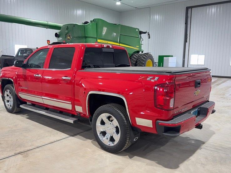 2018-chevrolet-silverado-1500-ltz-image-3