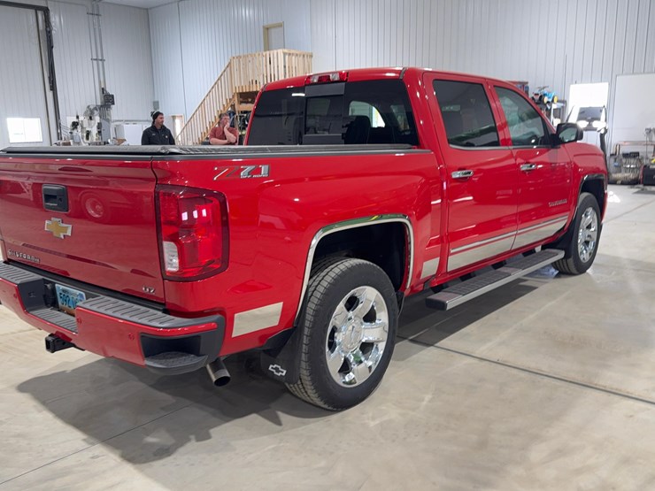 2018-chevrolet-silverado-1500-ltz-image-5