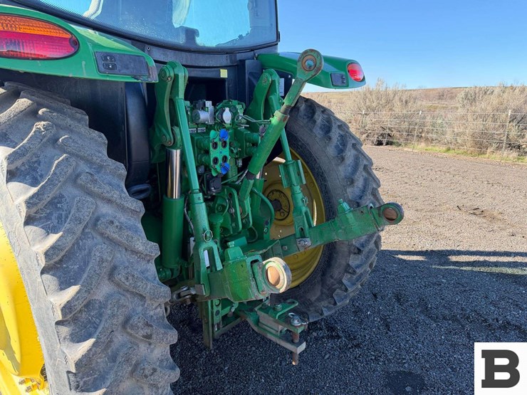 2013-john-deere-6125r-image-28