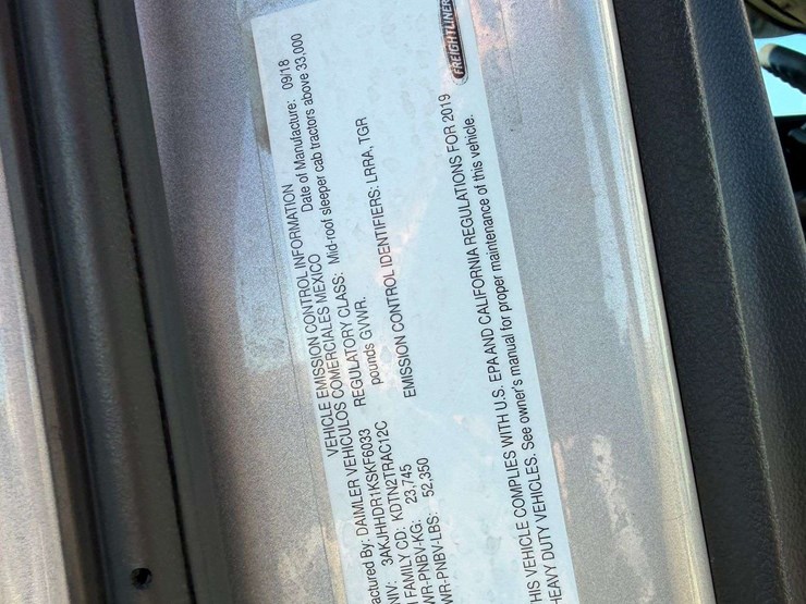 2019-freightliner-cascadia-126-image-54