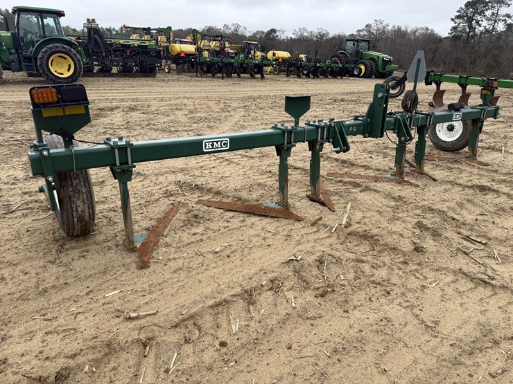 kmc-3pt-6-row-vine-lifter-image-3