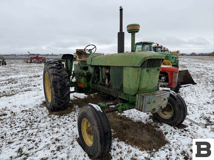 john-deere-4010-image-8