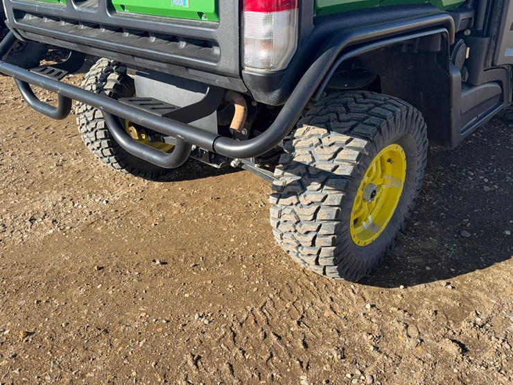 2023-john-deere-gator-image-7