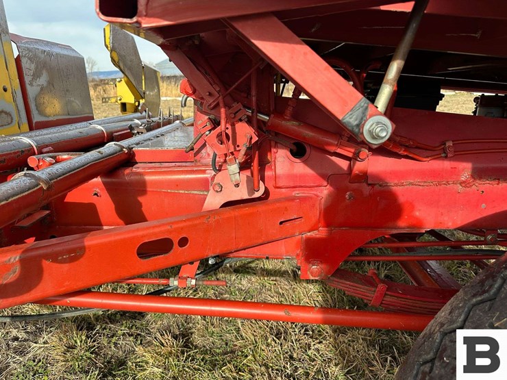 new-holland-1095-image-19