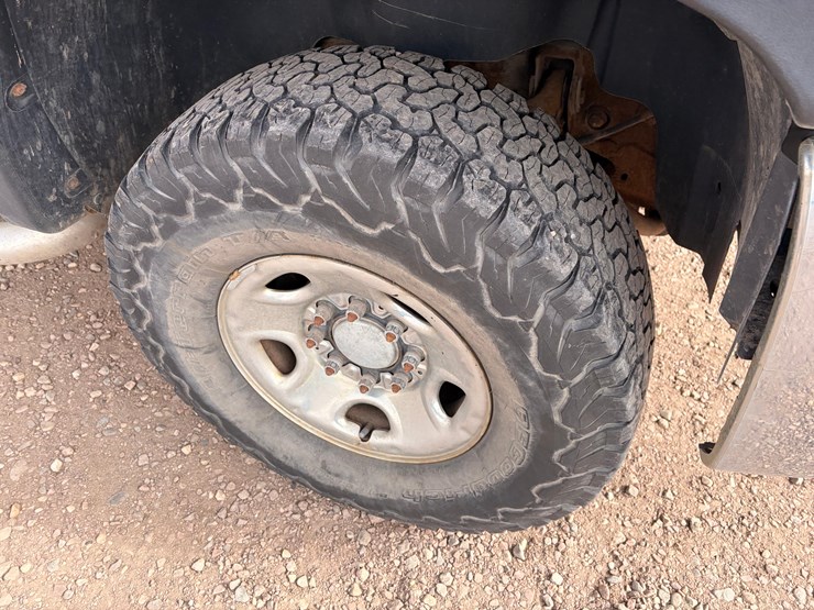 2010-chevrolet-silverado-pickup-image-21