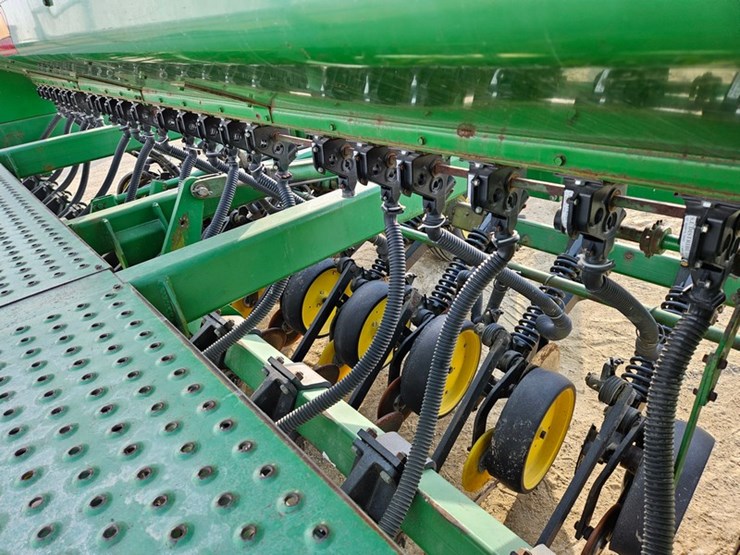 john-deere-750-image-25