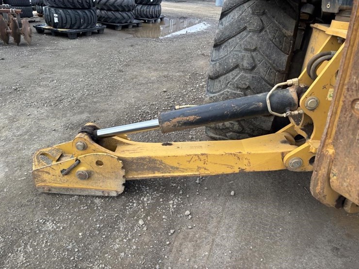 caterpillar-420f2-image-27