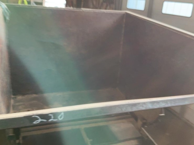 #220-•-wheeled-self-dumping-hopper-image-6