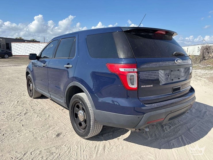 2015-ford-explorer-image-4