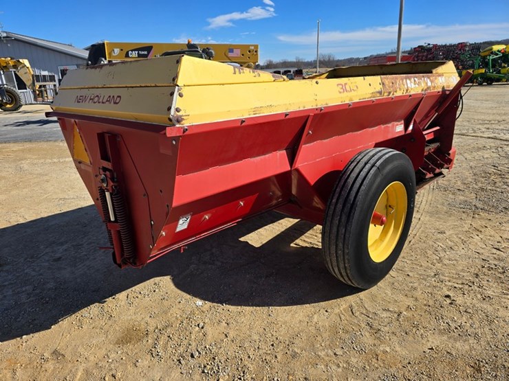 new-holland-305-image-5
