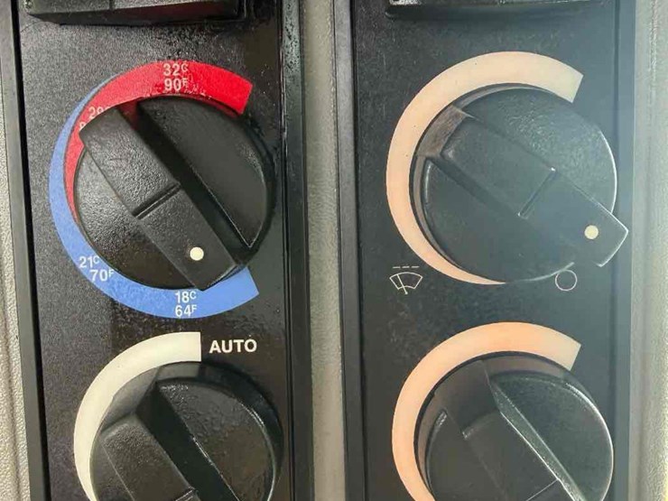 2014-caterpillar-962k-image-20