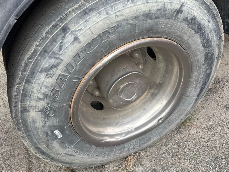 2000-ford-f750-image-9