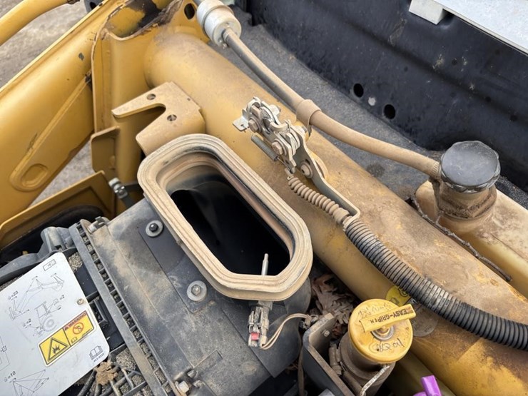 caterpillar-420f2-image-63