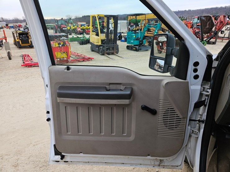 2008-ford-f350-image-24