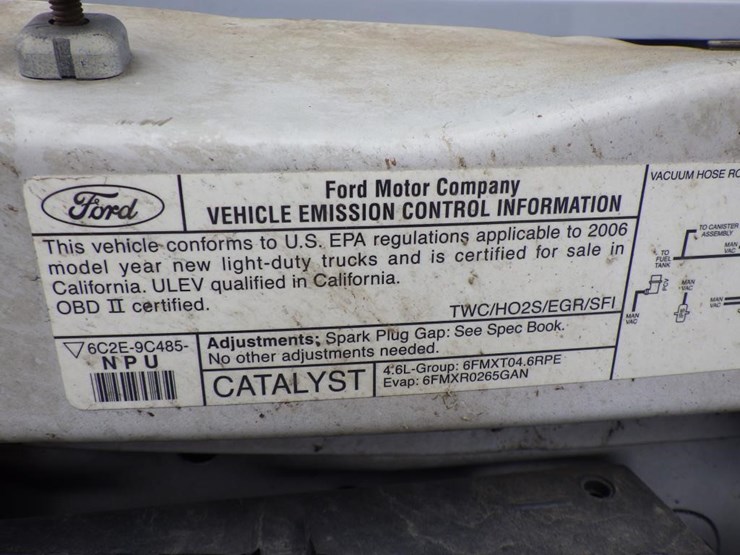 2006-ford-cargo-image-11