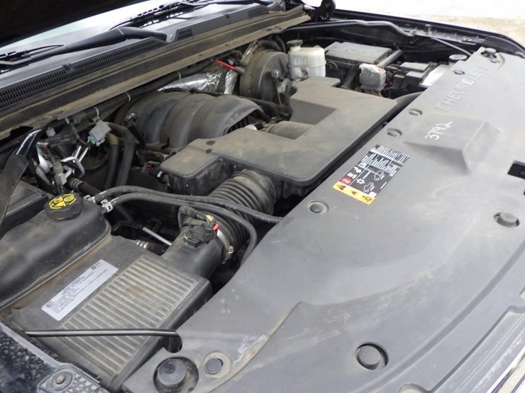 2017-chevrolet-tahoe-image-11