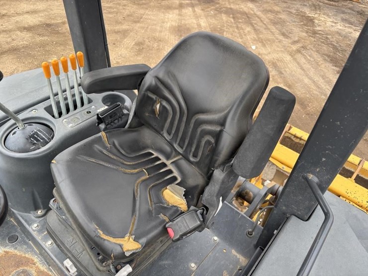 2018-deere-210lep-image-12