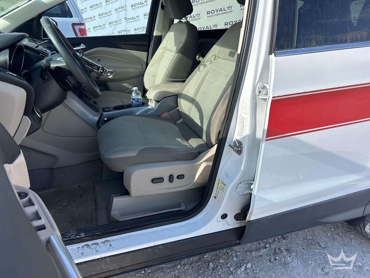 2015-ford-escape-image-12