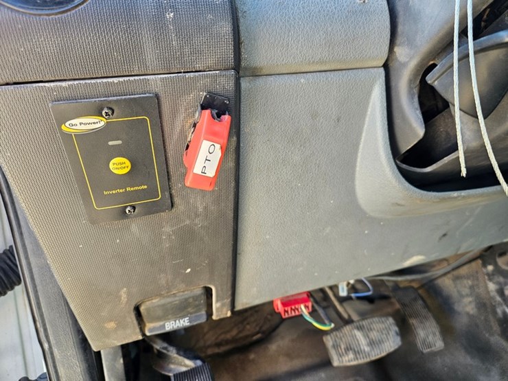 2011-ford-f550-image-39