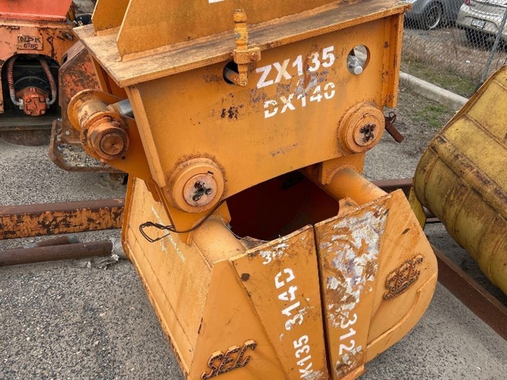 sec-excavator-clam-bucket-attachment-image-1