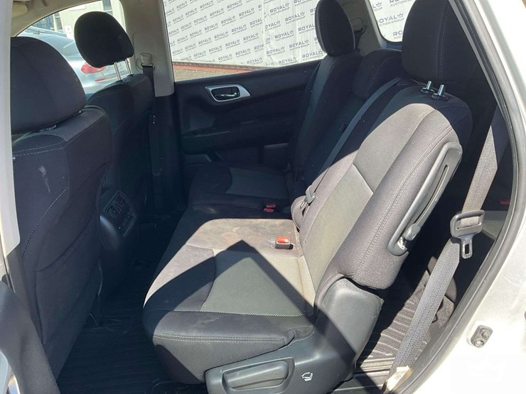 2017-nissan-pathfinder-image-25