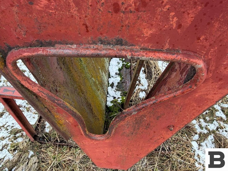 teco-products-58-calf-chute-image-8